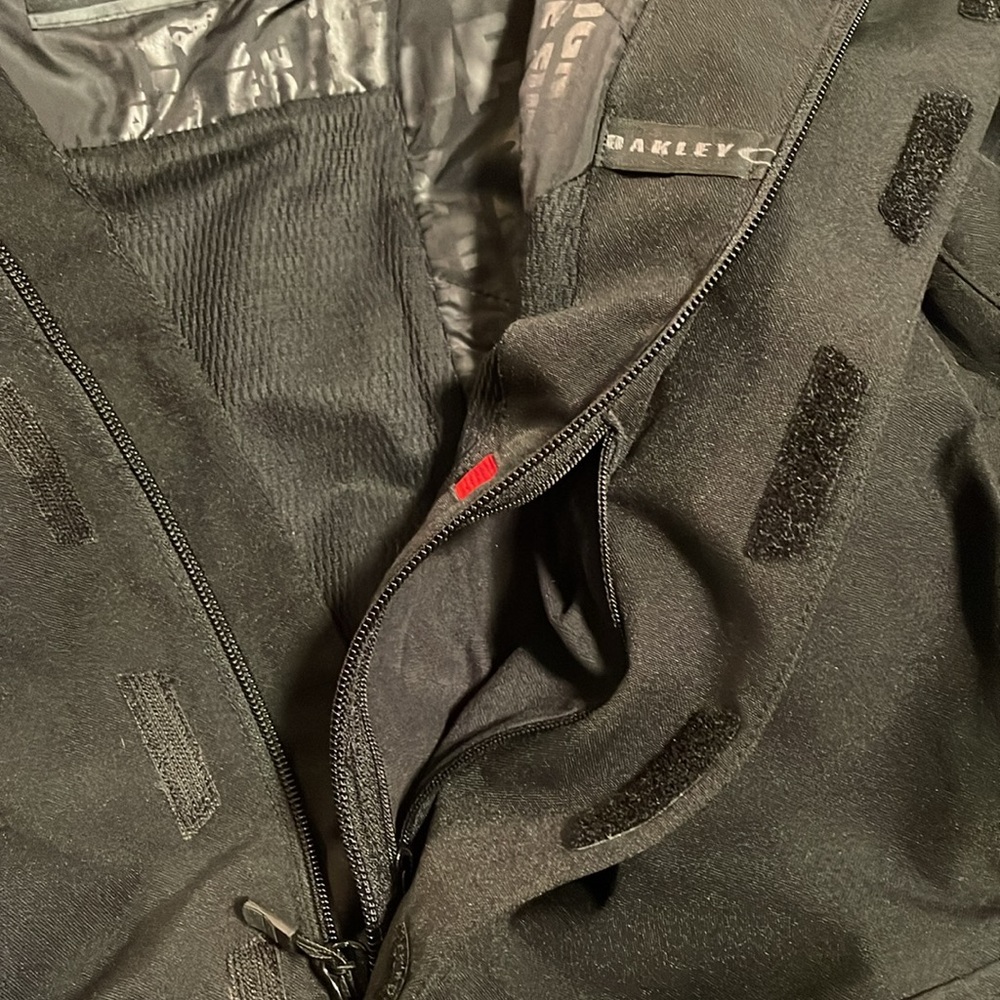 Oakley Pro Rider Series Anorak Women’s snowboard jacket M Black - Picture 8 of 9
